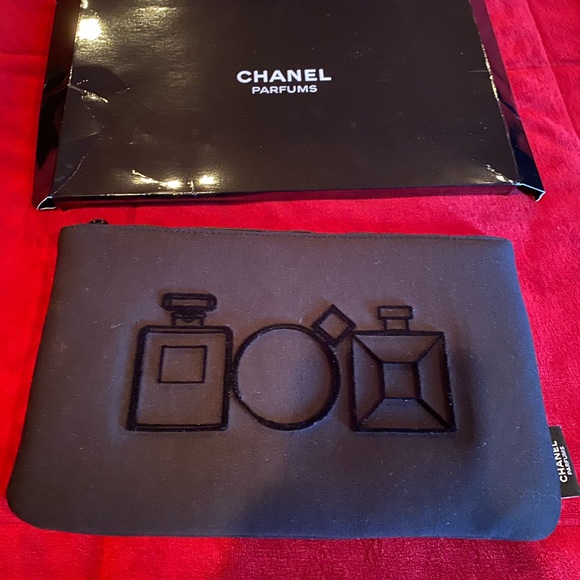 Chanel - Picture 2 of 4